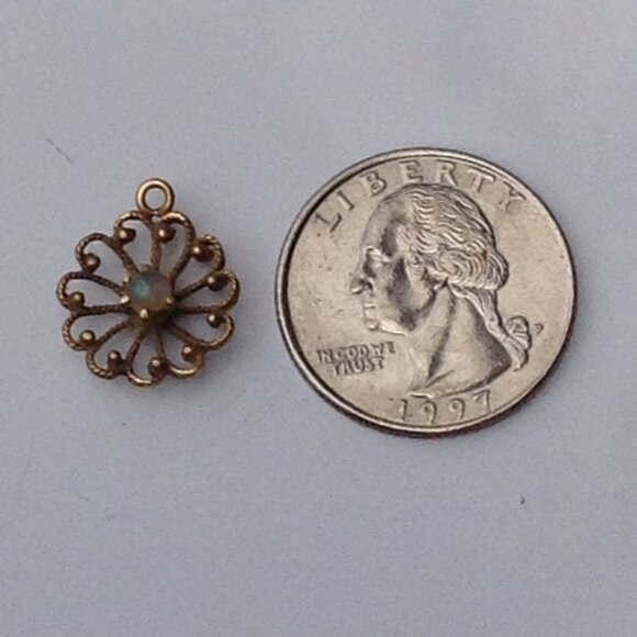 Filigree 14K Gold and Opal Cabochon Necklace Snowflake Pendant - Picture 5 of 17